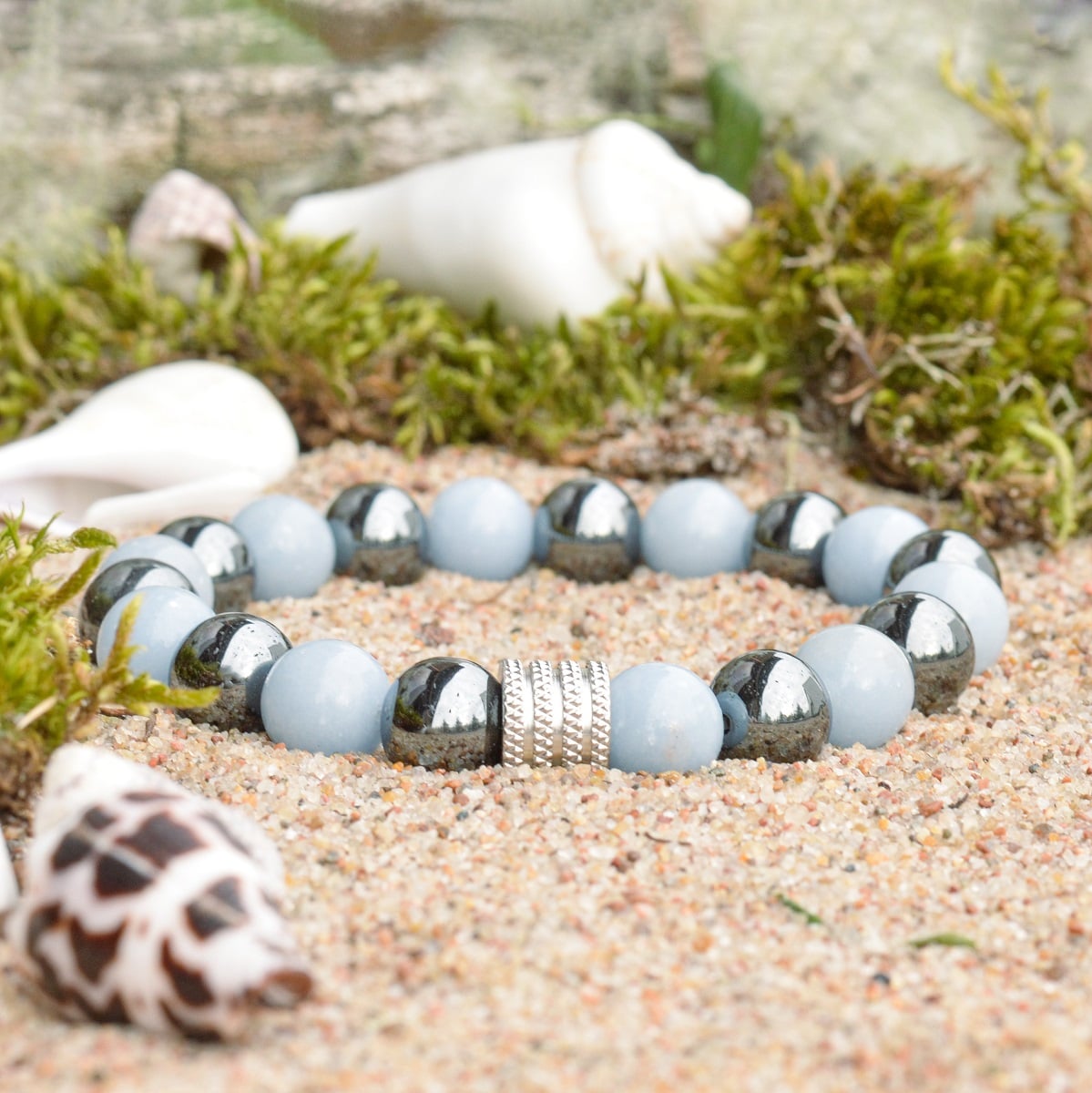 Angelitas-ir-hematitas-2-min.jpg Custom context here