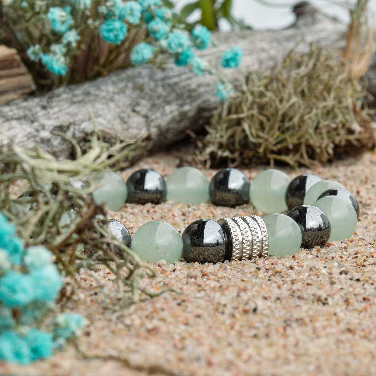 Aventiurinas-ir-hematitas-2.jpg Custom context here