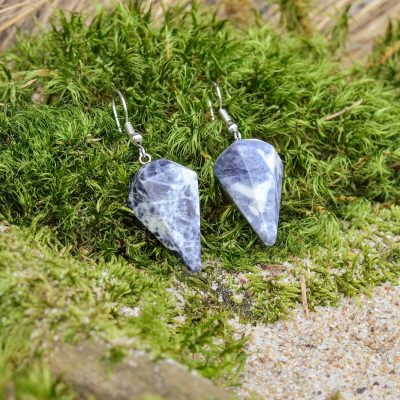 Boucles d'oreilles en sodalite (pyramide)