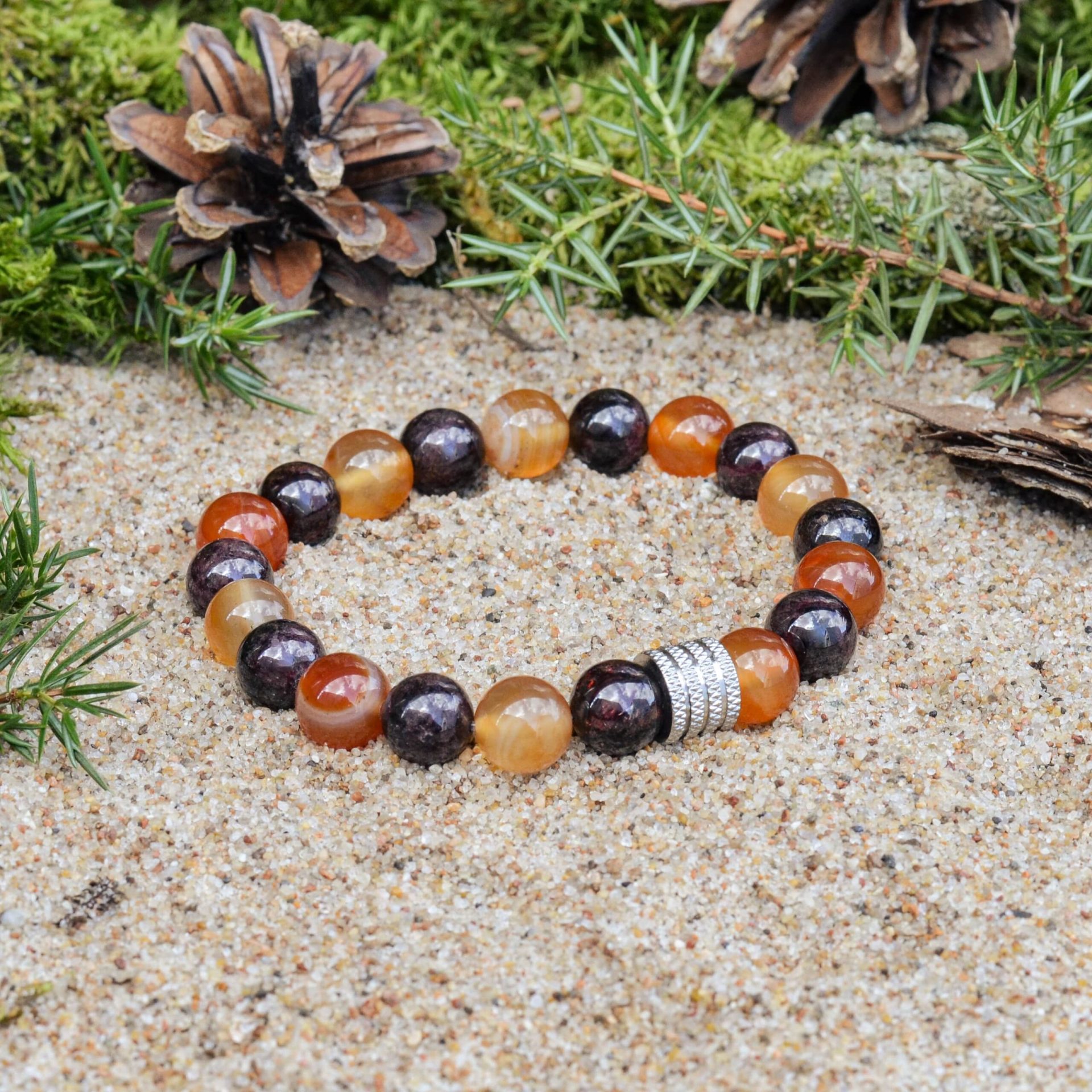 granatas-ir-karneolis-1-min-scaled-1.jpg Custom context here