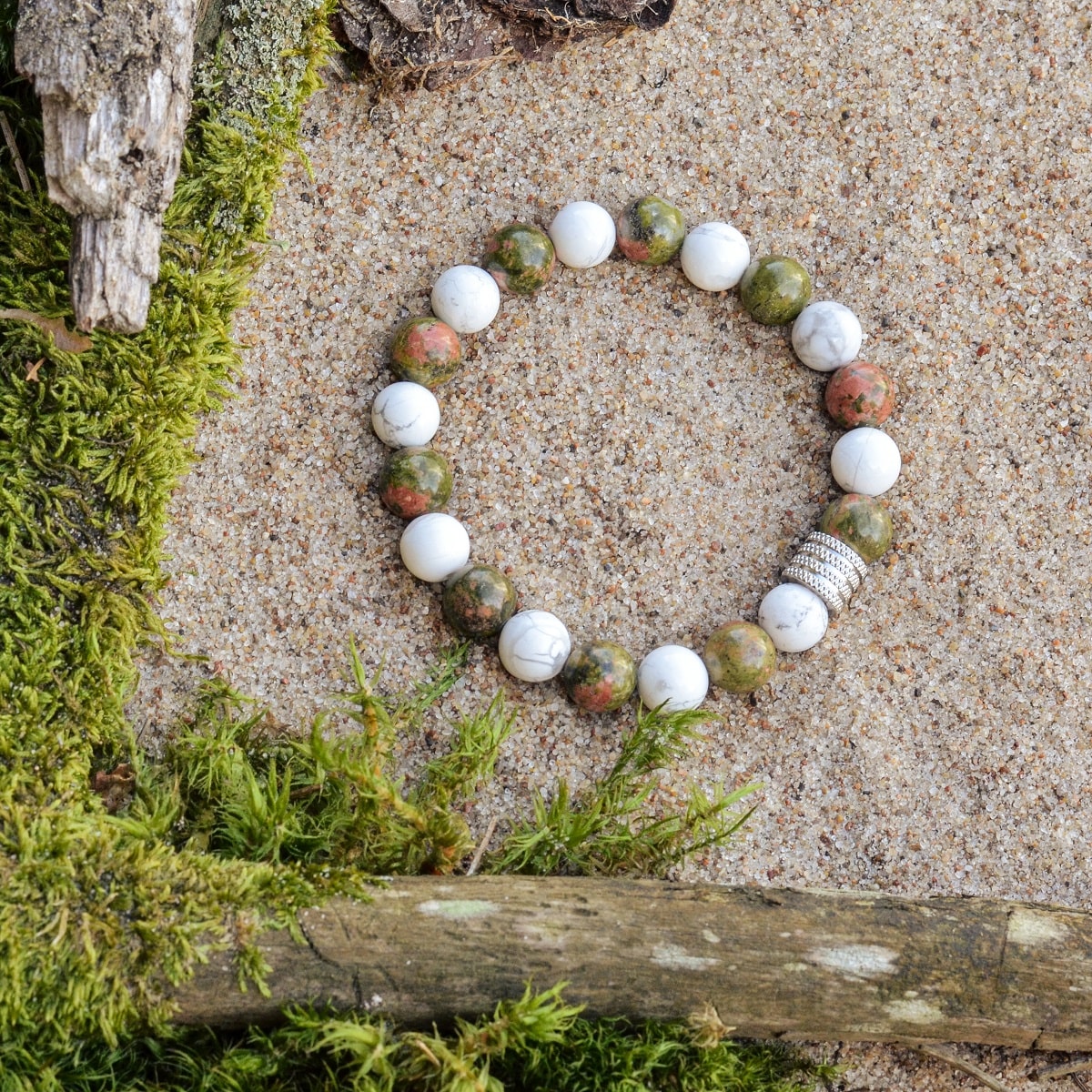 houlitas-ir-unakitas-min.jpg Custom context here