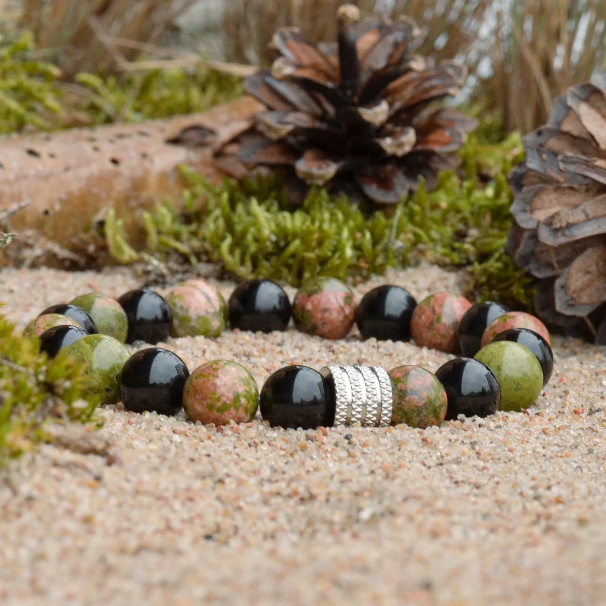 unakitas-ir-juodas-obsidianas-2-min.jpg Custom context here