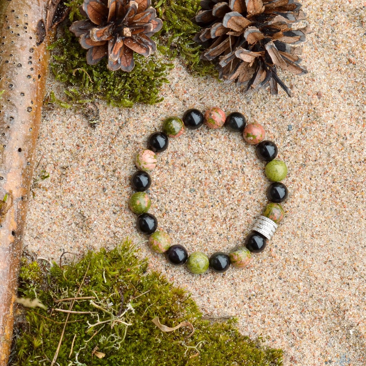 unakitas-ir-juodas-obsidianas-3-min.jpg Custom context here