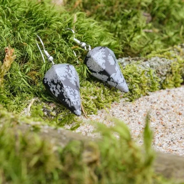 Snaiginio-obsidiano-asukarai-piramides-min-1.jpg